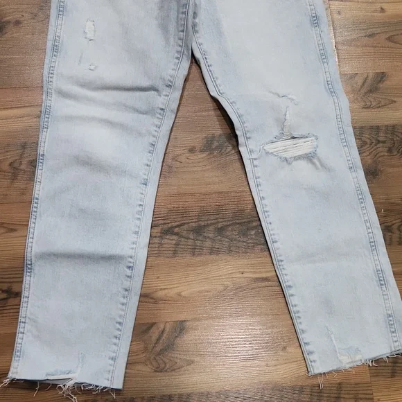 Gap High Rise Vintage Slim Distressed Button Fly Lightwash Jean Coastal Spring 6 - Picture 5 of 9
